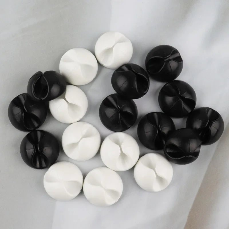 Set de 6 Clips Organizadores de Cables Adhesivos.